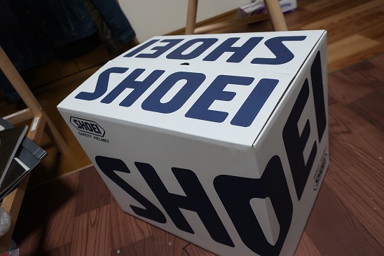 EX-ZEROが梱包されてきたshoeiの箱